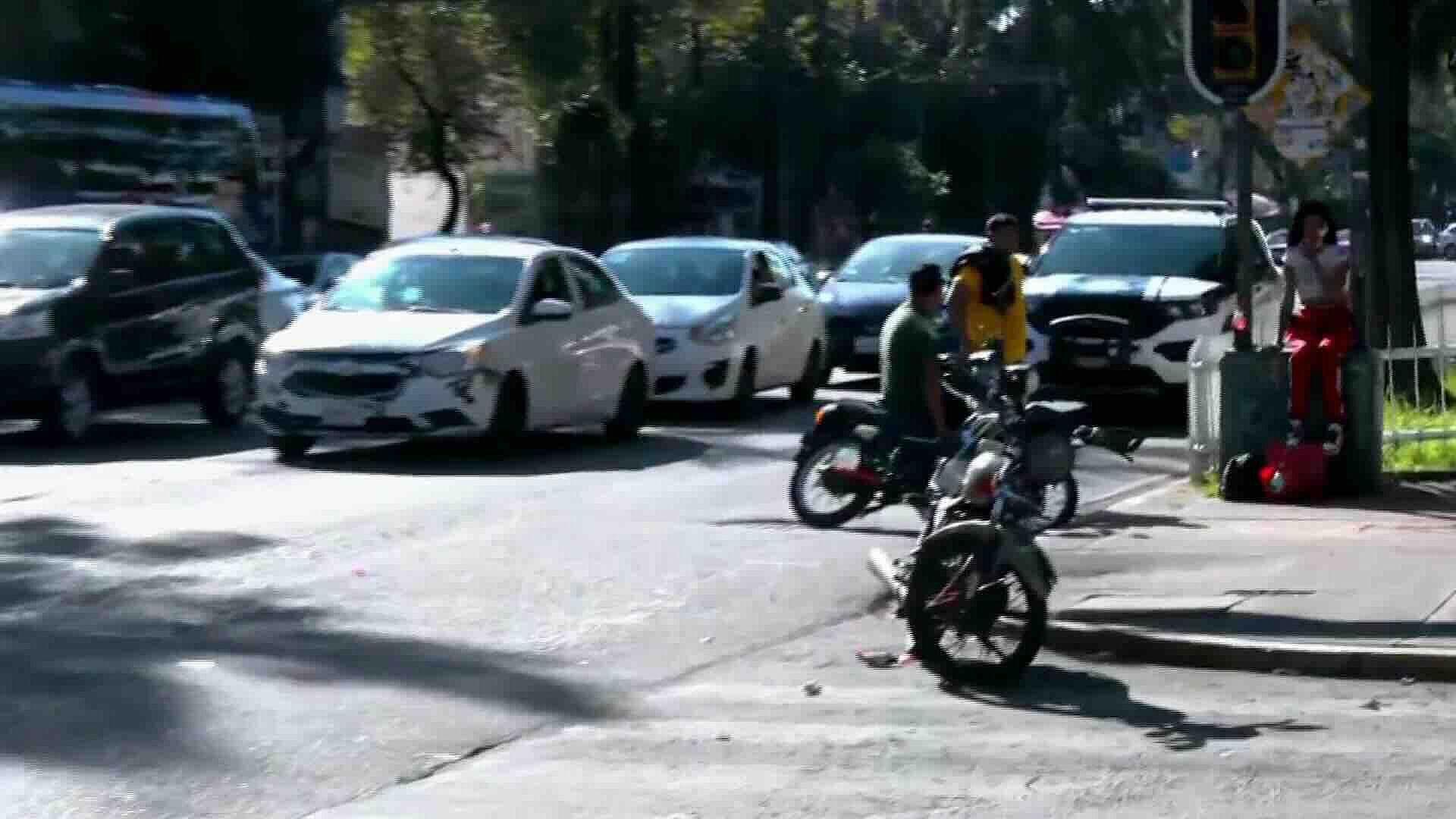Motocicleta en Sentido Contrario Choca Contra Auto en Colonia Guerrero, CDMX