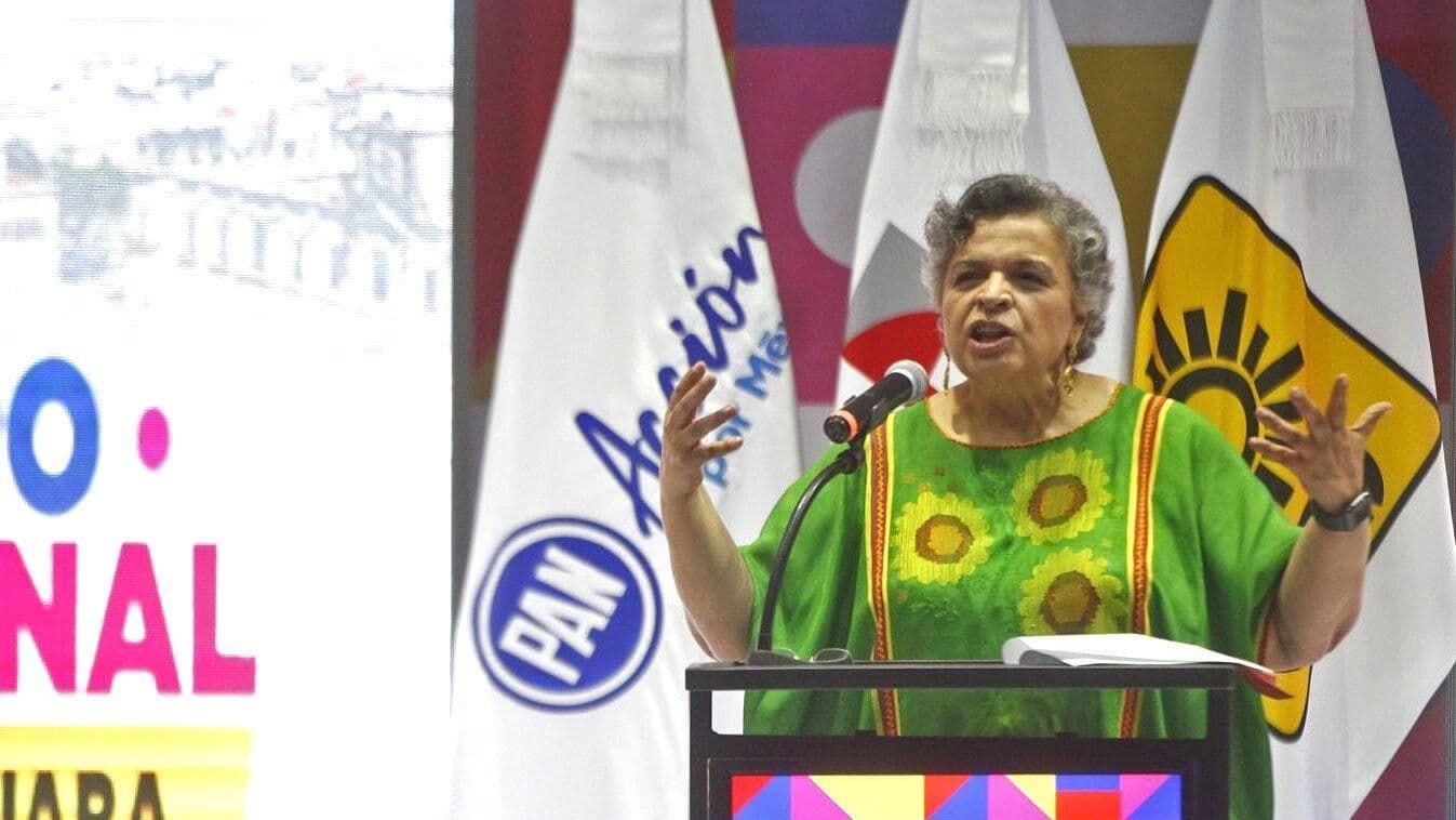 Beatriz Paredes Rechaza Declinar a Favor de Xóchitl Gálvez