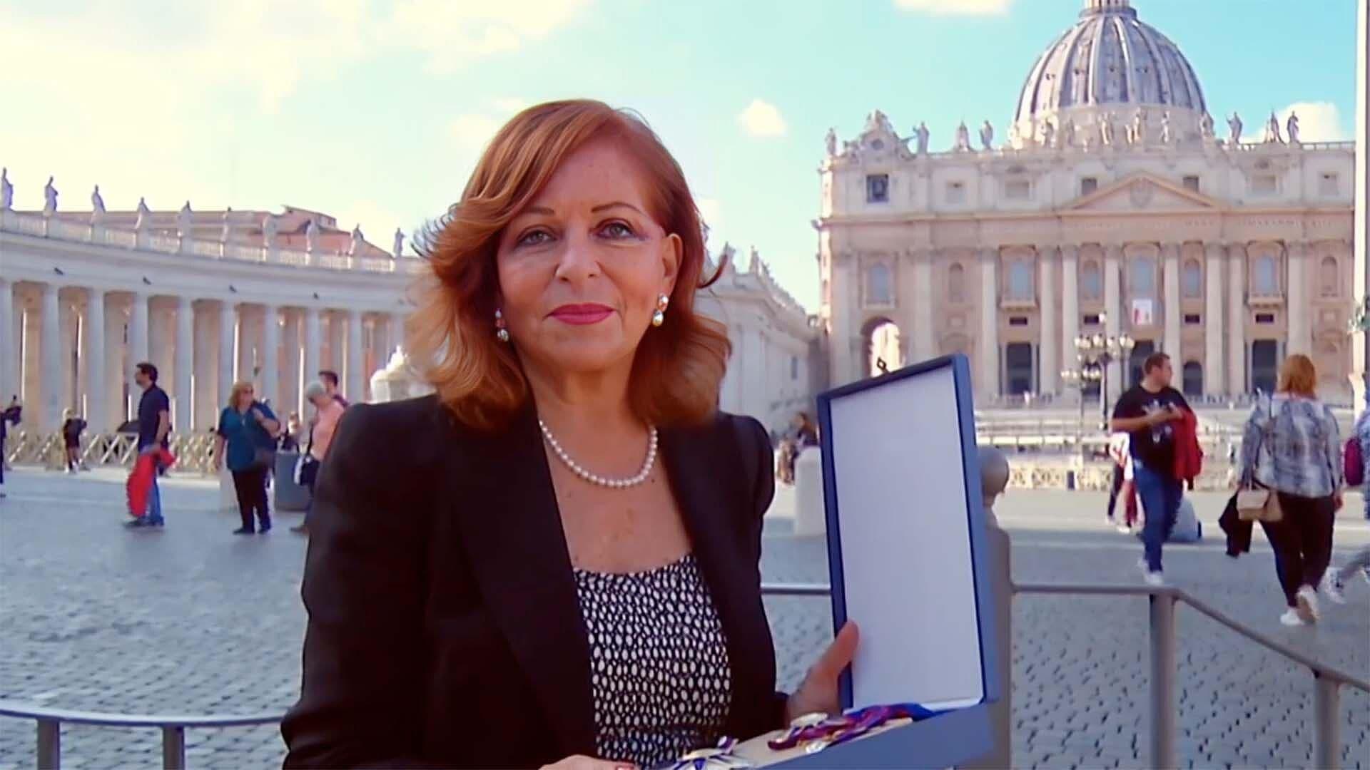 Papa Francisco Felicita a Valentina Alazraki por los 160 Viajes Acompañando a Pontífices