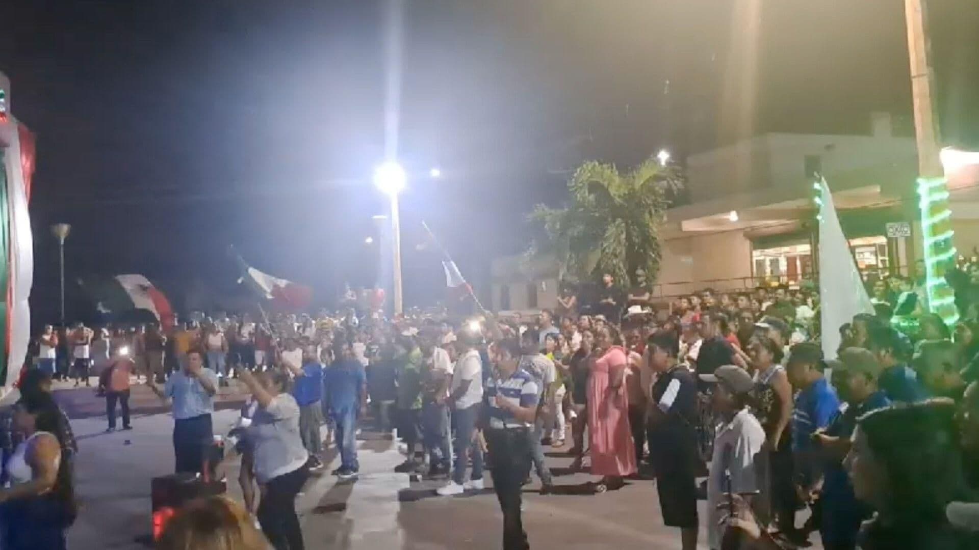 Suspenden Desfile Cívico en Ixhuatlán del Sureste por Manifestación