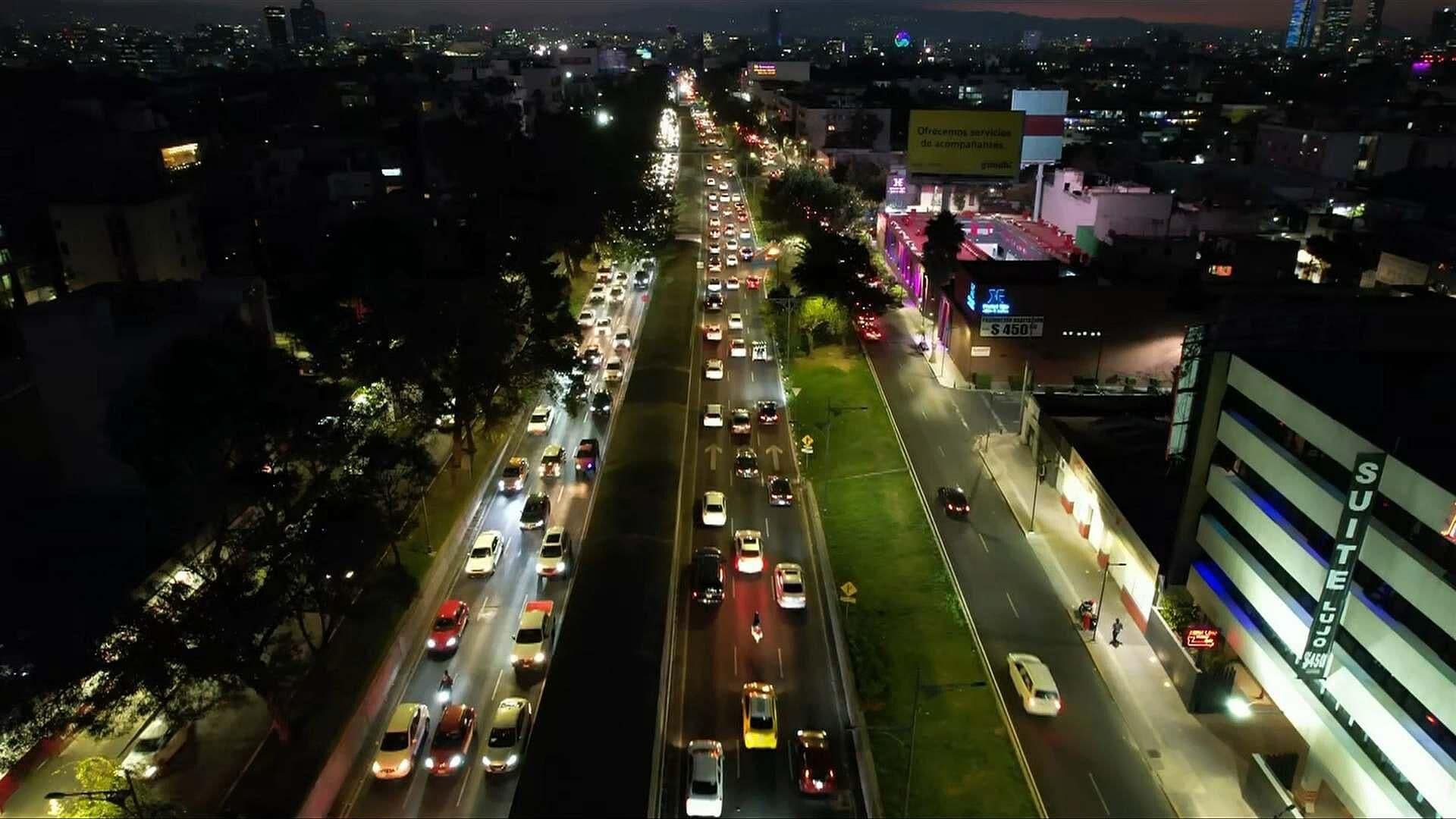 VIDEO: Volcadura en Viaducto Miguel Alemán Provoca Severo Caos; Así se ve Desde el Aire