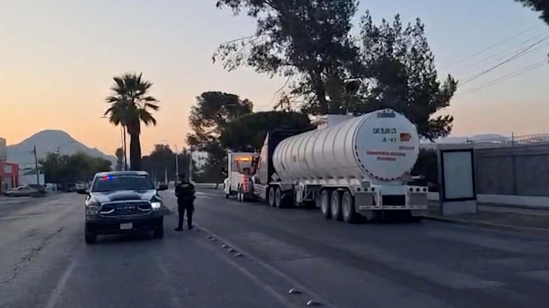 Autoridades Aseguran Tractocamión con 40 Mil Litros de Combustible en Parras de la Fuente