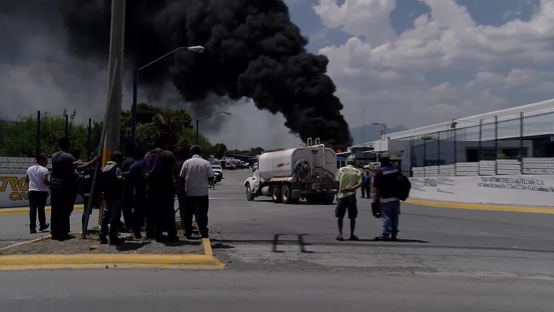 Explota Pipa de Diesel en Parque Industrial