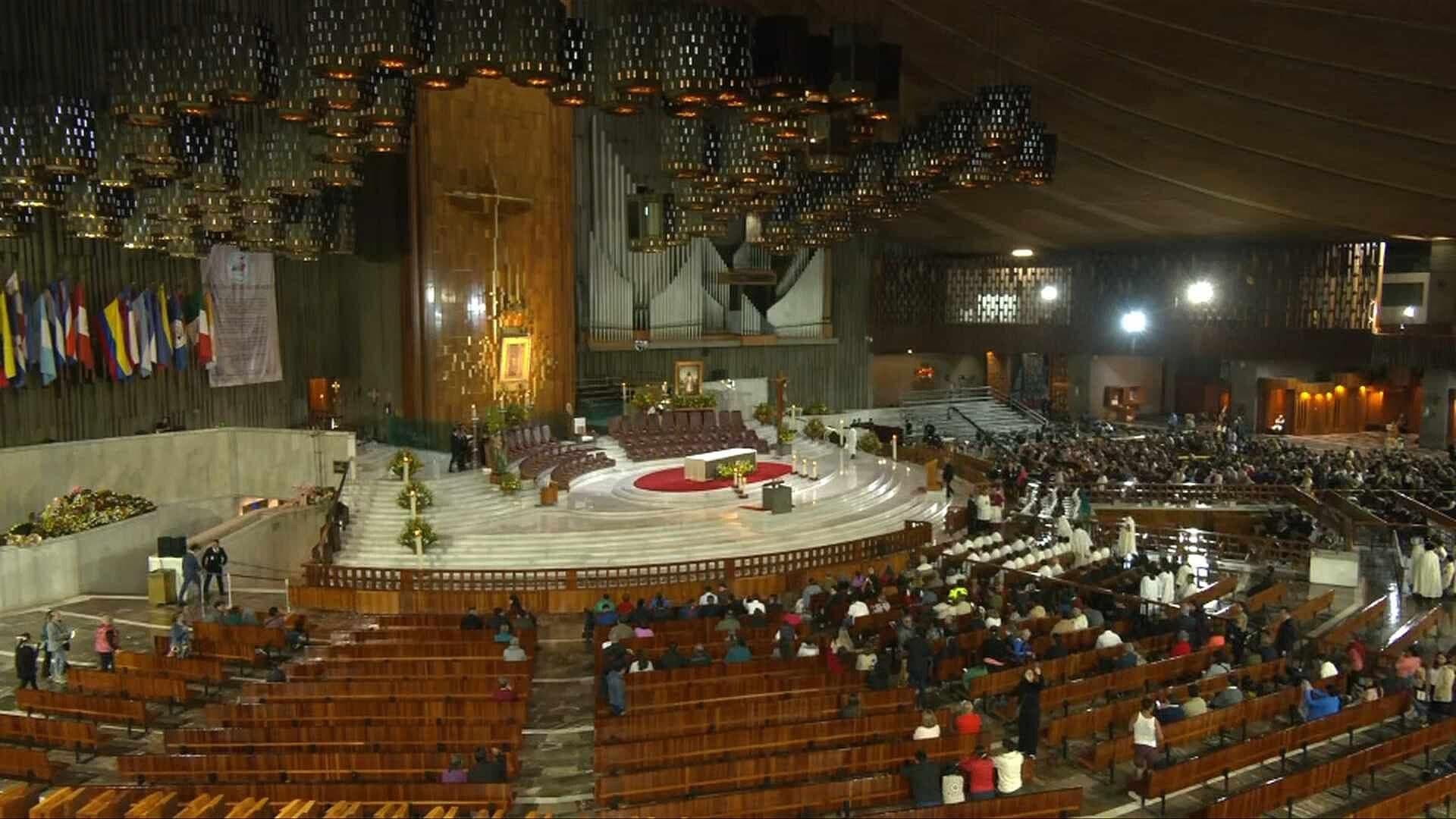 Realizan en la Basílica Misa por la Paz y Fraternidad de Todos los Pueblos