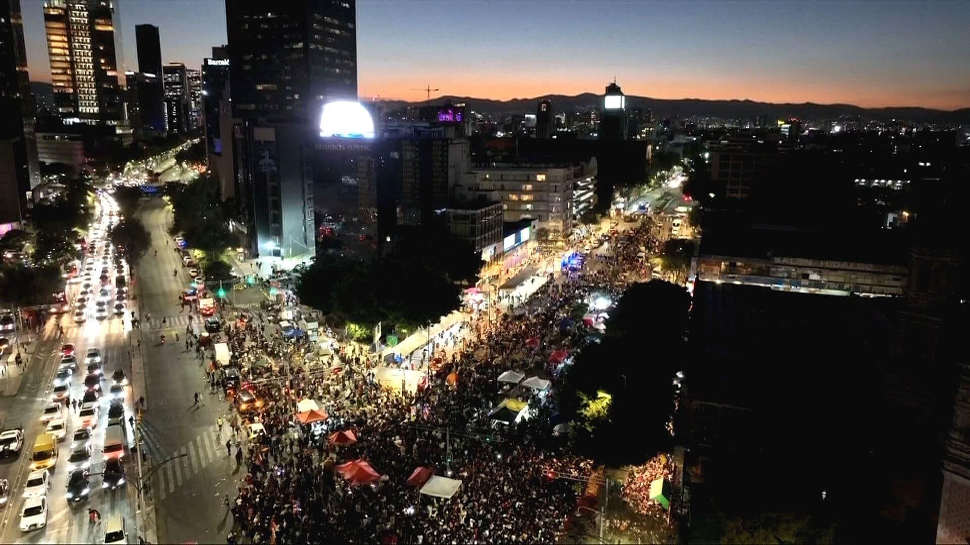 Así Se Ve Desde el Aire Atardecer con Miles de Peregrinos que Festejan a San Judas Tadeo 2025