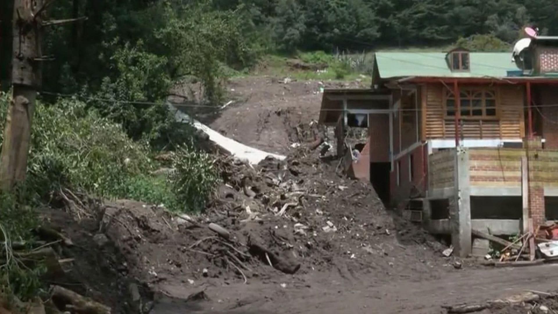 Localizan Cuerpo de un Hombre en la Comunidad de Las Manzanas, en Jilotzingo, Edomex
