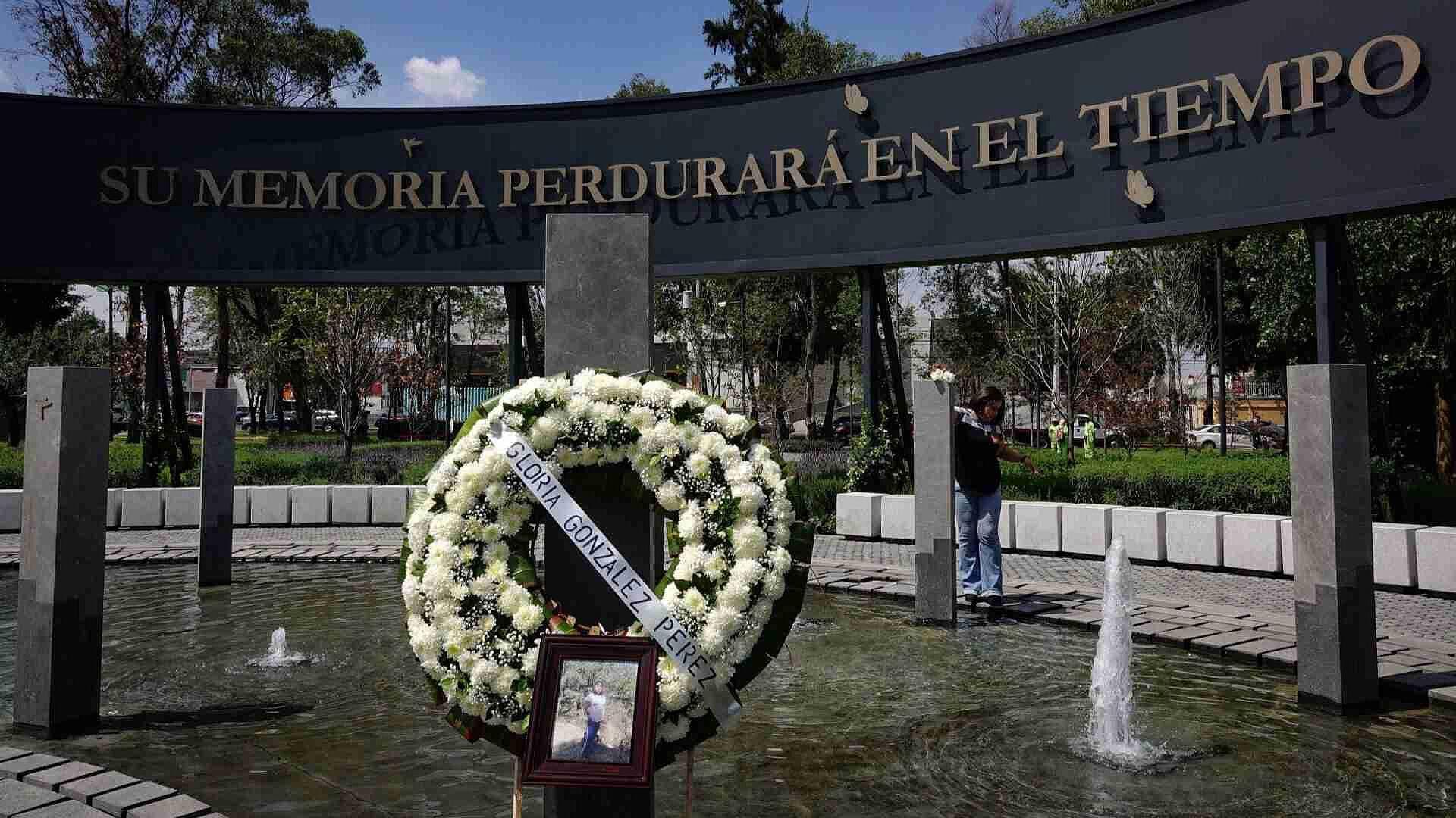 Roban Colibrí del Memorial de las Víctimas del Colegio Rébsamen
