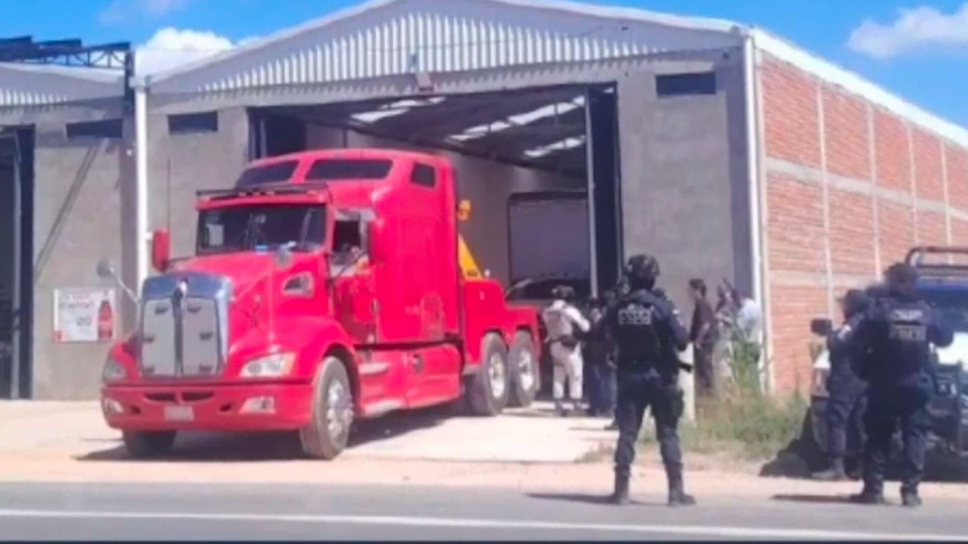 Detienen Persona y Recuperan Camionetas Presuntamente Robadas en San Luis de La Paz, Guanajuato