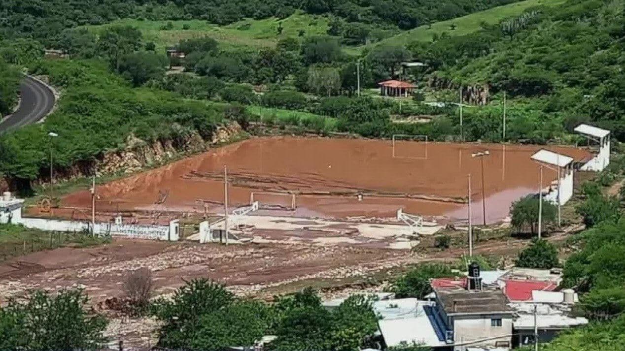 Se Desborda Barranca e Inunda 30 Casas en la Mixteca Poblana
