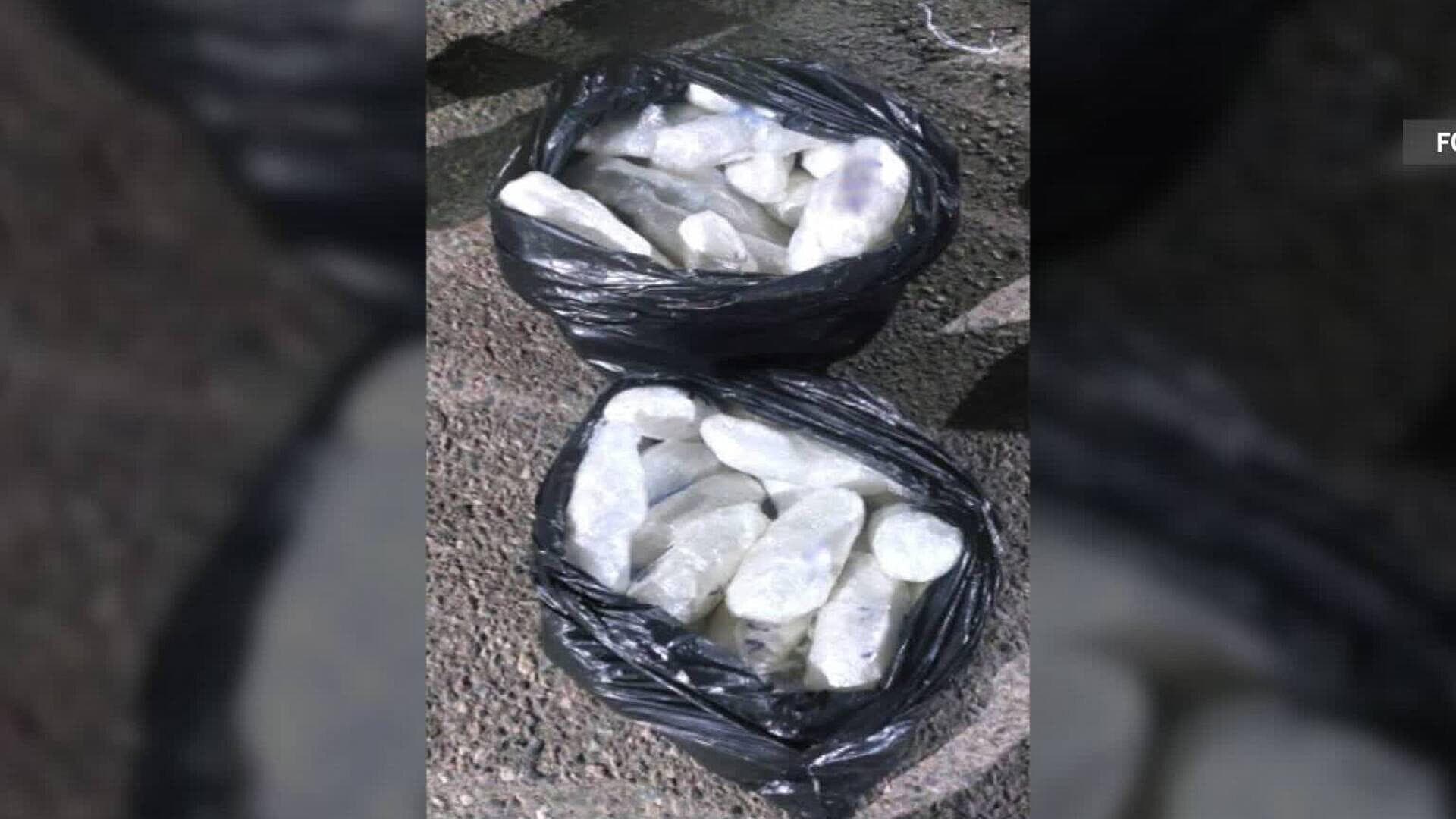 Detienen a Hombre con Droga en Llantas y Caja de Vehículo en Querobabi