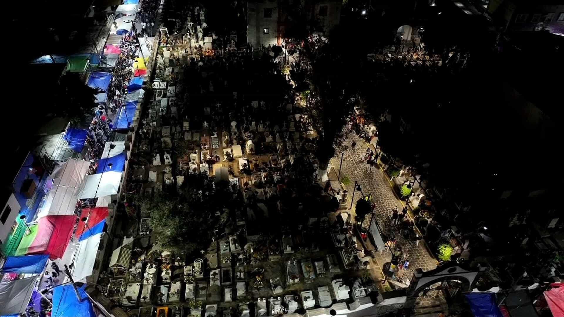 Desde el Aire: Así Luce Mixquic en Este Día de Muertos 2025