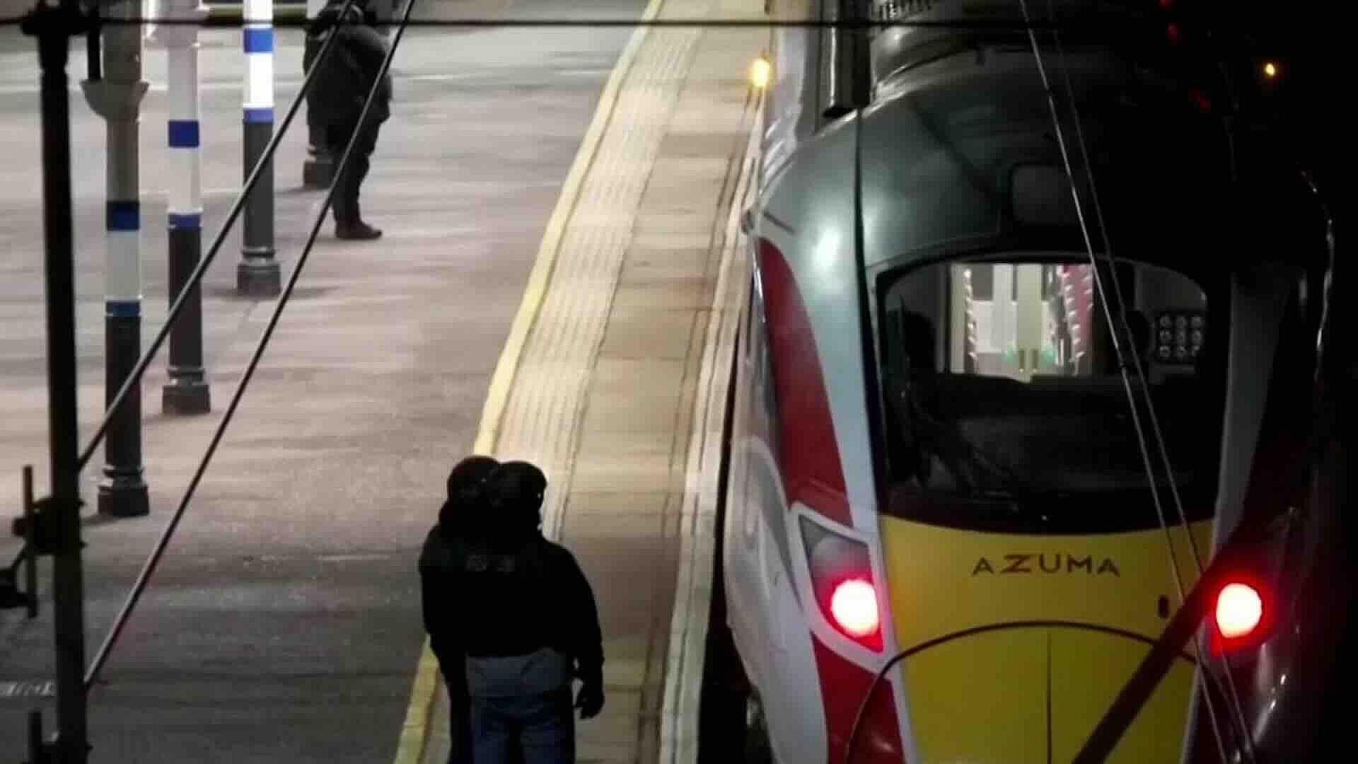 Ataque con Cuchillo en Tren de Inglaterra Deja 10 Heridos en Huntingdon, al Norte de Londres