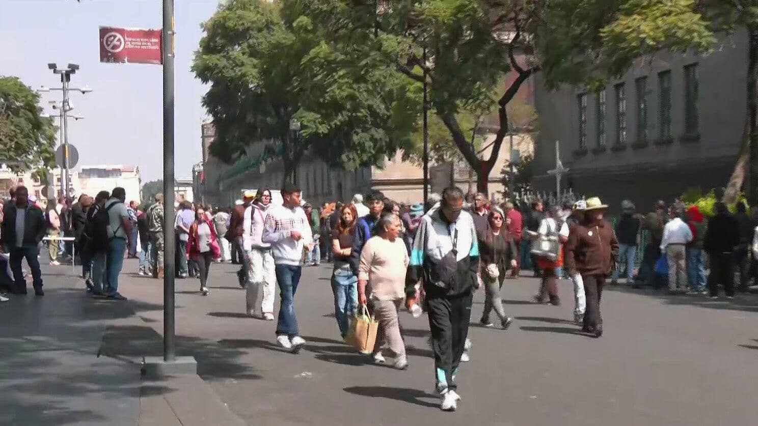 Marchas Hoy en CDMX: Integrantes del SME Protestan Frente a la SCJN