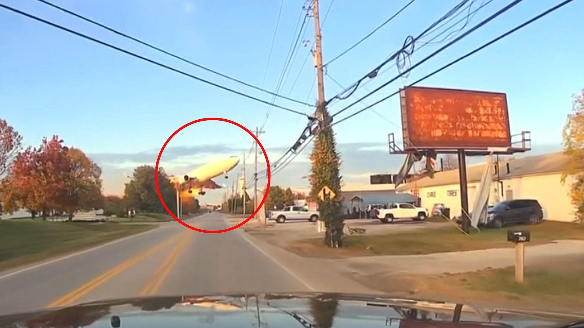 VIDEO: Así Captó Automovilista Choque de Avión en Kentucky, EUA