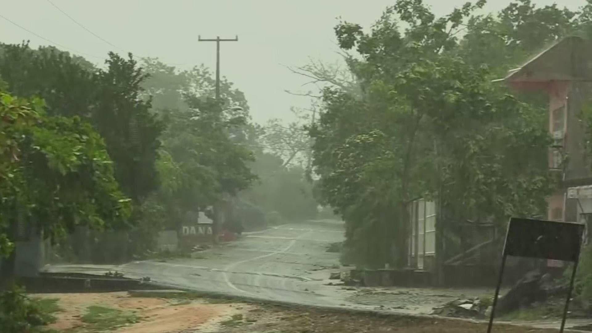 Protección Civil de Oaxaca Pide Evacuar y Evitar Pinotepa Nacional por Lluvias de John