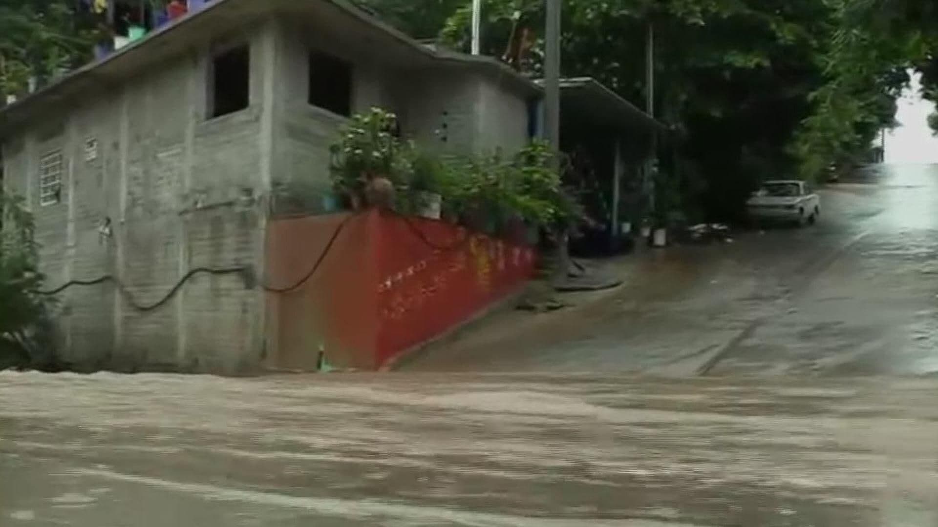 Huracán John Deja Afectaciones en Pinotepa Nacional, Oaxaca