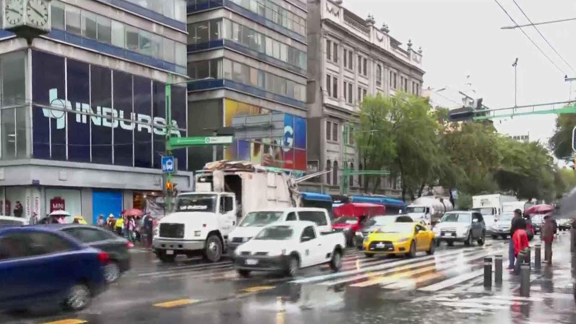 Repliegan a Manifestantes que Bloqueaban el Eje Central Lázaro Cárdenas, CDMX