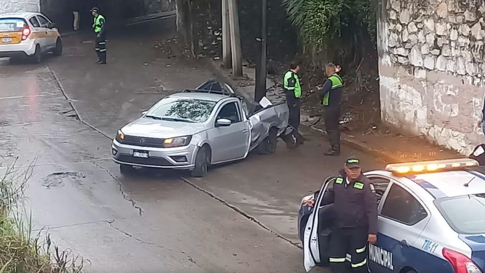 Conductor de Camioneta Cae del Puente la Quebradora al Intentar Echarse de Reversa