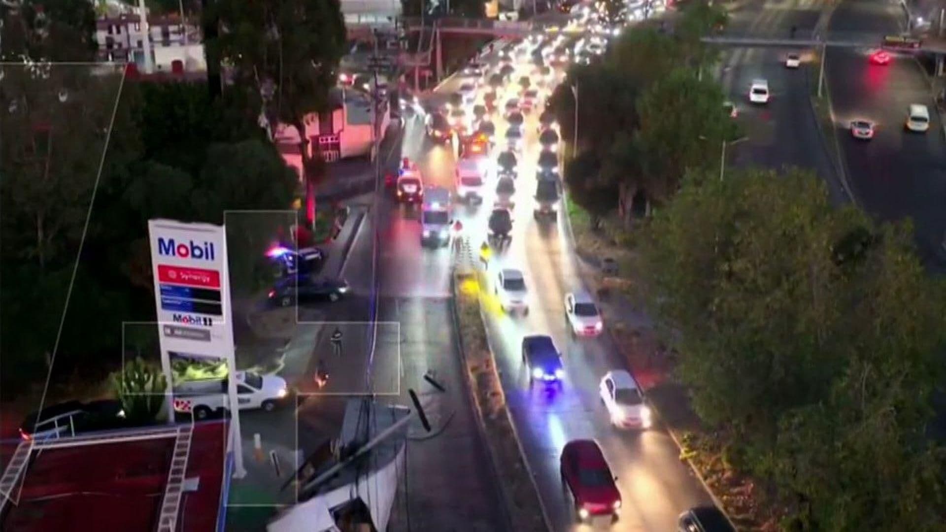 Caos en Lomas Verdes: Tráiler Choca cerca de Gasolinera; Así se Ve la Zona de Naucalpan