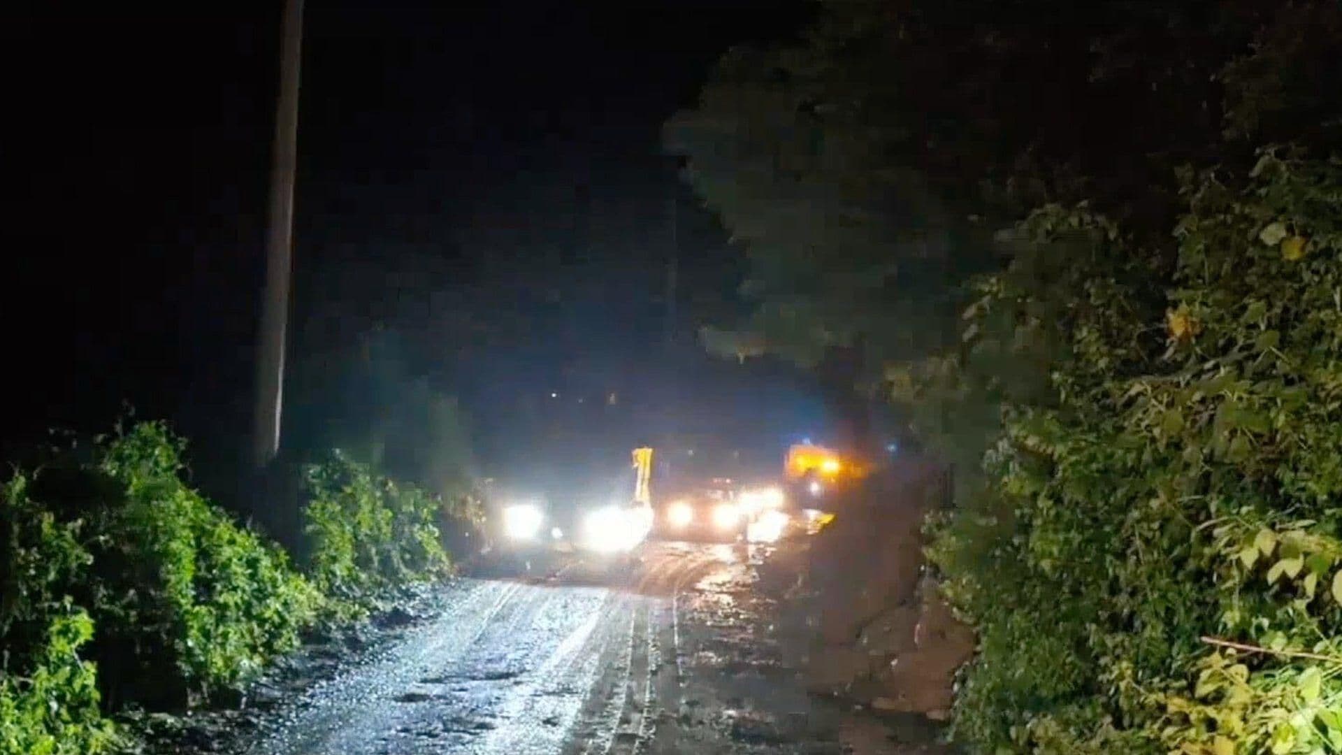 Abren Carreteras Bloqueadas por Deslaves de Tierra en la Sierra de Zongolica