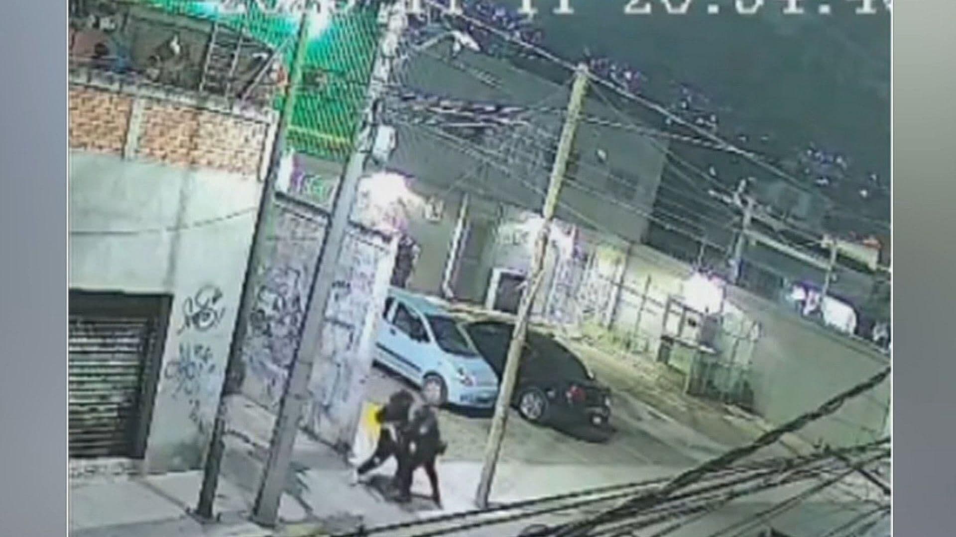 VIDEO: Momento Exacto en que Policía Enfrenta a Ladrones en Cuautepec, CDMX