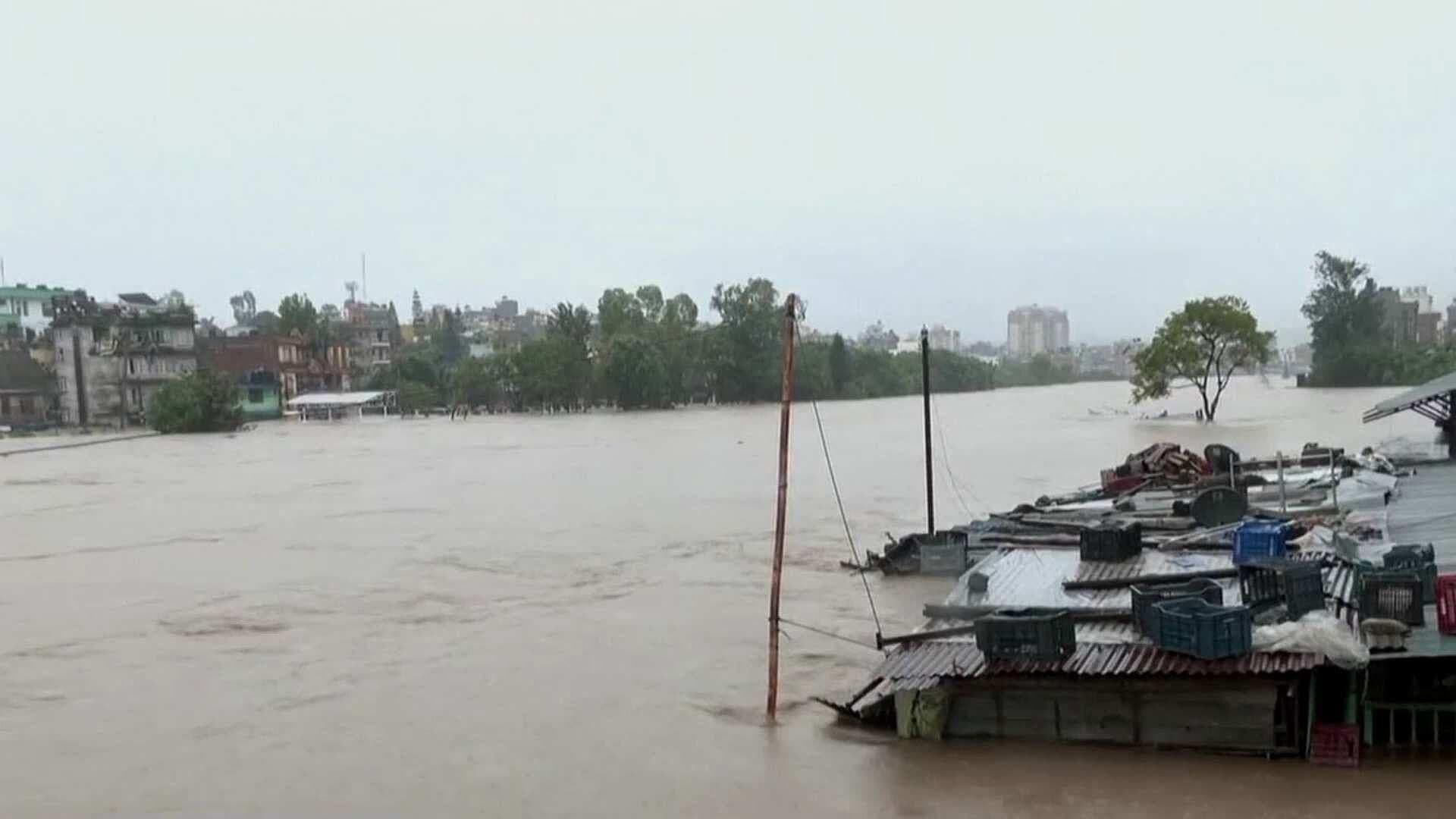 Inundaciones y Deslaves dejan al Menos 209 Muertos en Nepal