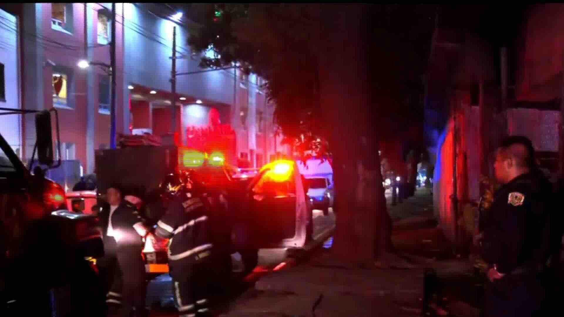 Bomberos Sofocan Incendio de Basura en Bajo Puente de Aquiles Serdán en Azcapotzalco, CDMX
