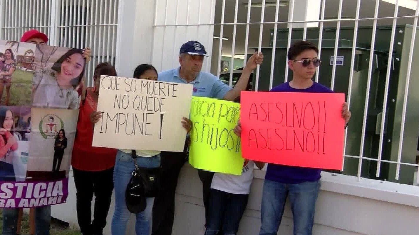 Protestan Frente a Palacio de Justicia para Exigir Justicia por Litzy Anahí