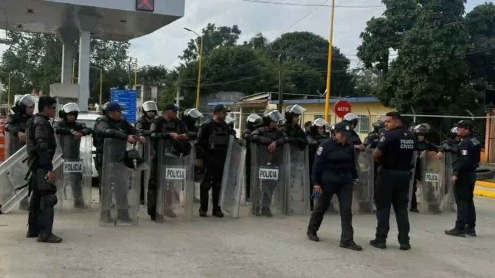 Antimotines Resguardan Puente José López Portillo de Álamo, por Daño Estructural