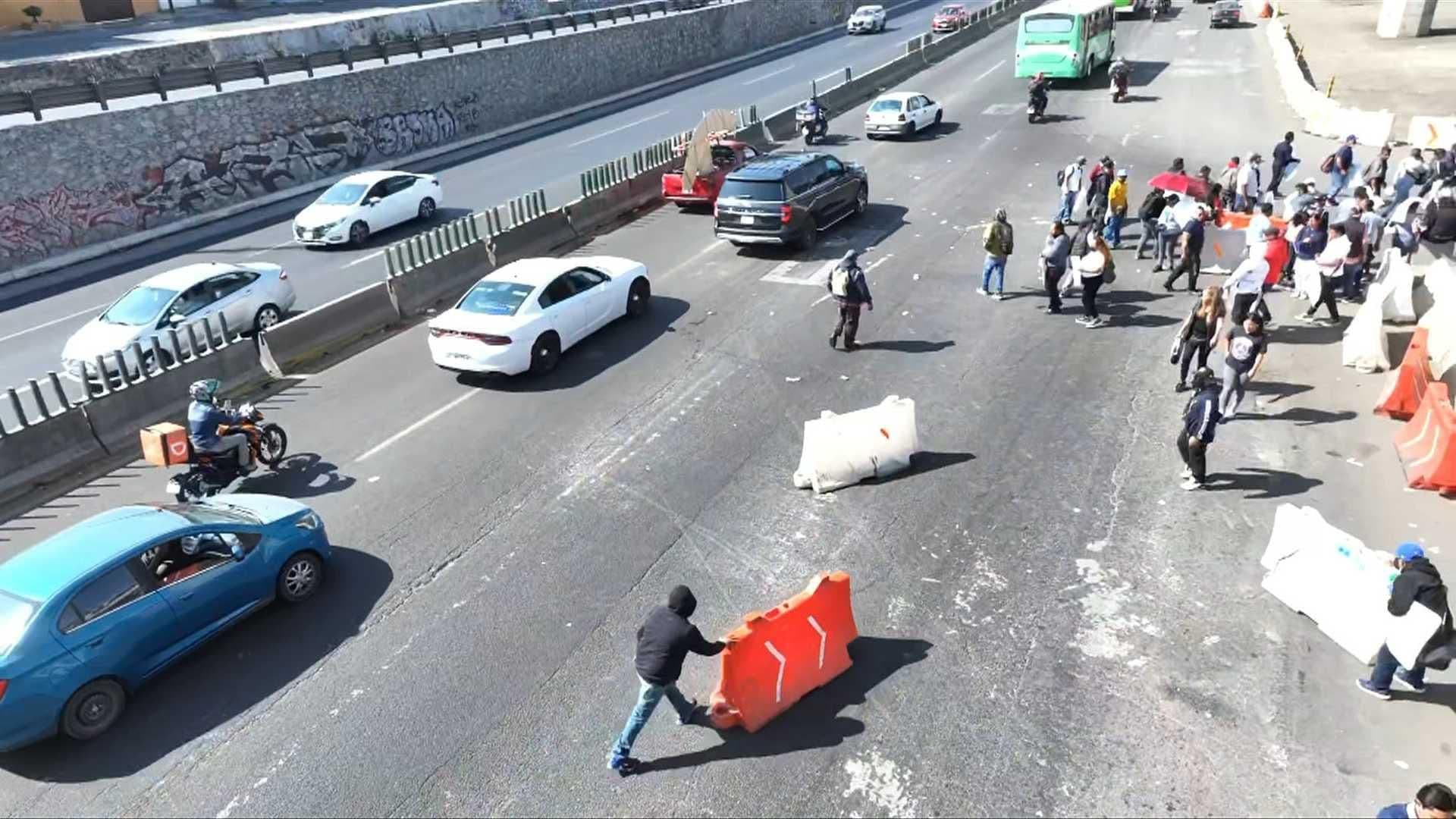 Megabloqueos Hoy: Vecinos de La Paz en Edomex Reabren Autopista México-Puebla