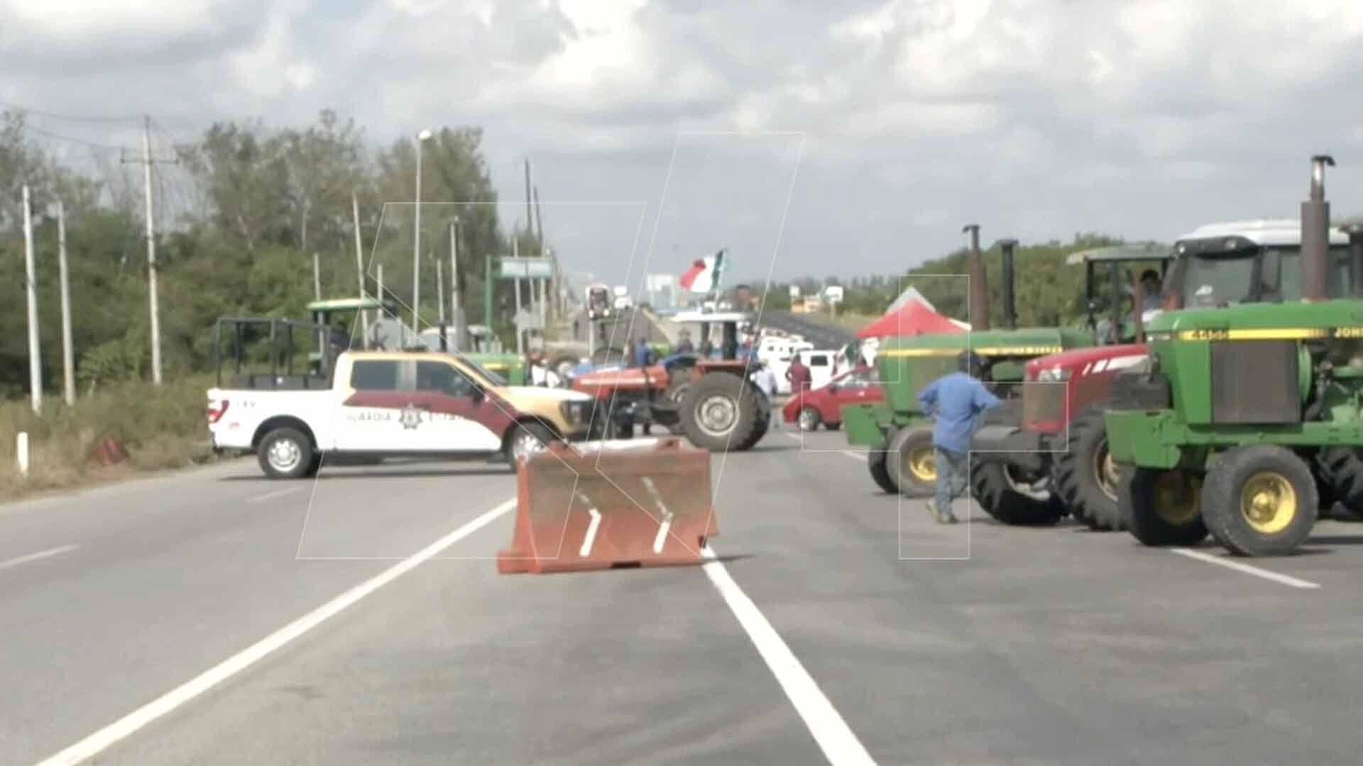 Carretera Tampico-Mante Cerrada por Bloqueo de Agricultores Zona Sur de Tamaulipas