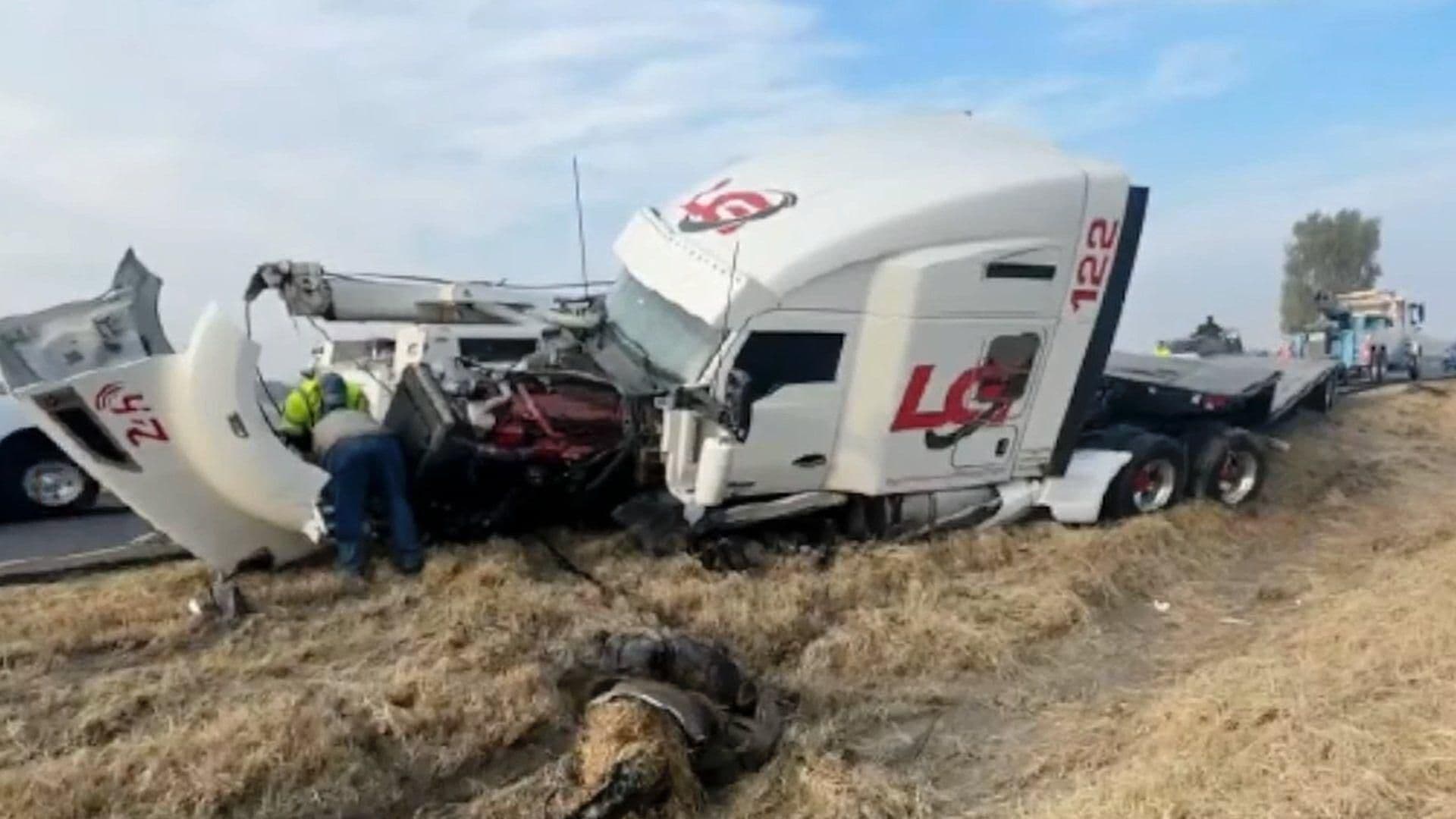 Ponchadura de una Llanta Causa Accidente en la Carretera León ...