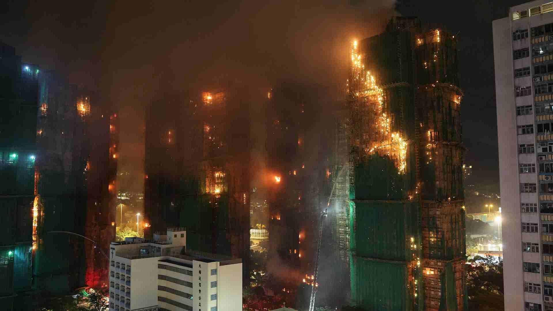 Incendio en Zona Residencial de Hong Kong Ha Dejado 44 Muertos y 80 Heridos