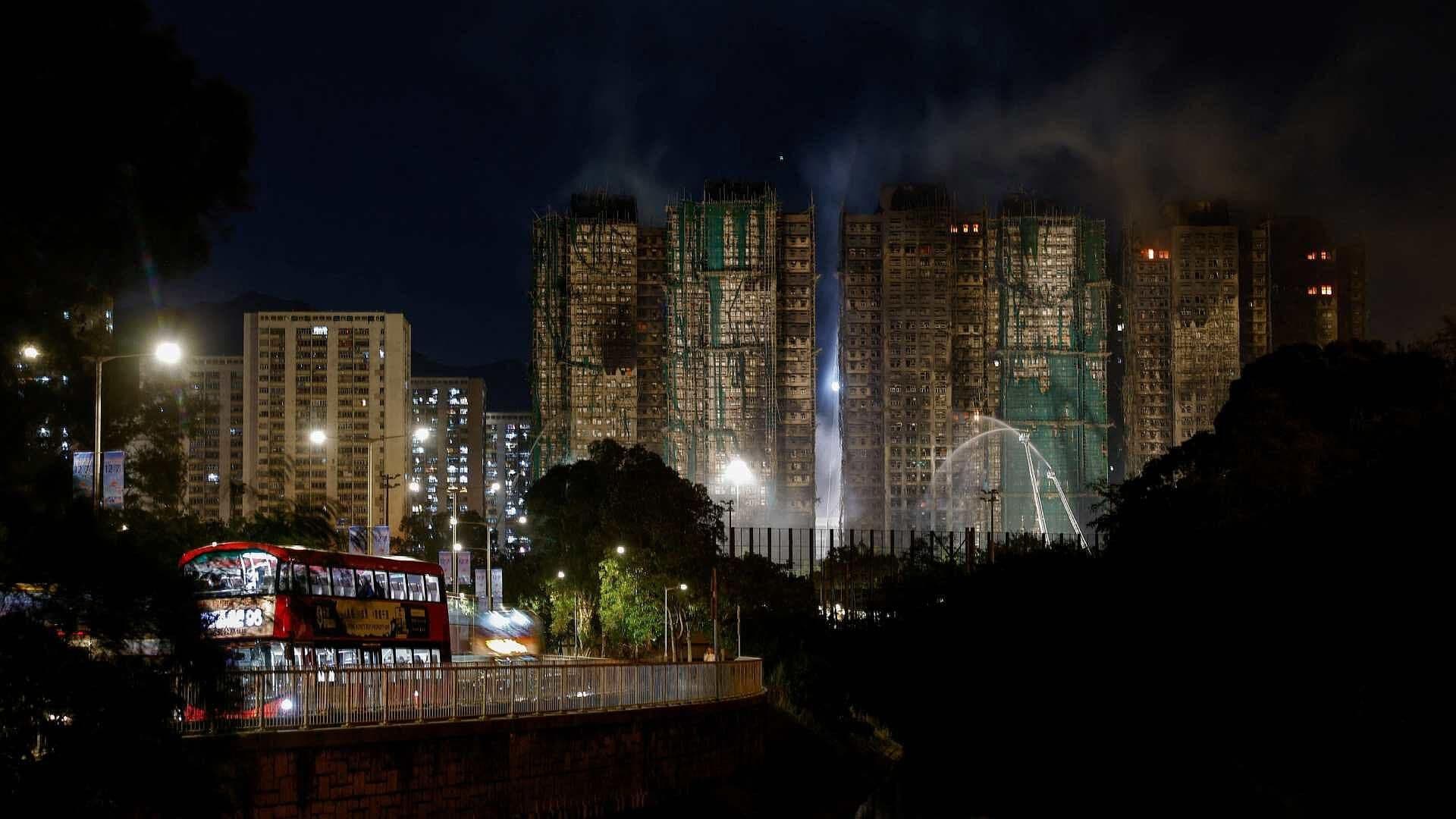 Cronología de la Tragedia en Hong Kong: Así Comenzó Incendio en Complejo Residencial
