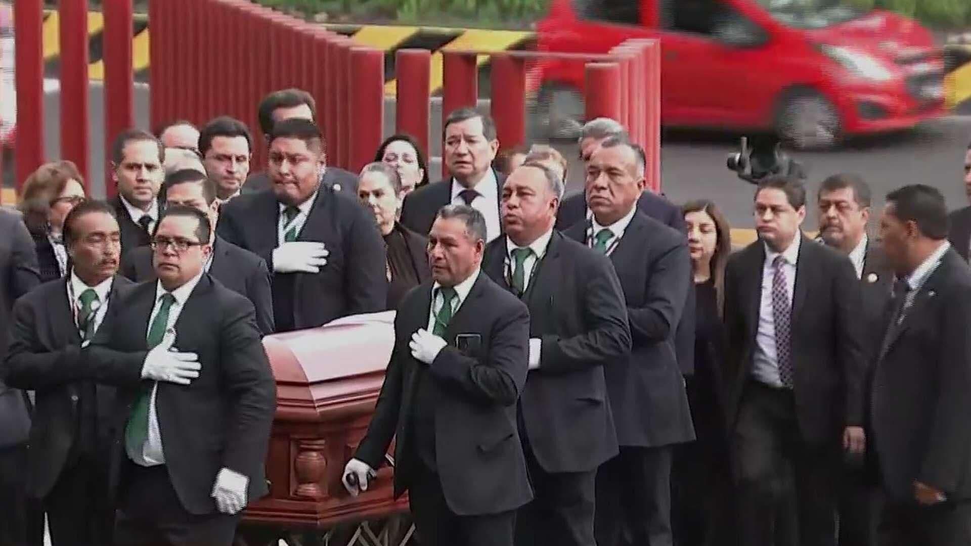 Ingresa Cortejo Fúnebre de Ifigenia Martínez a la Cámara de Diputados