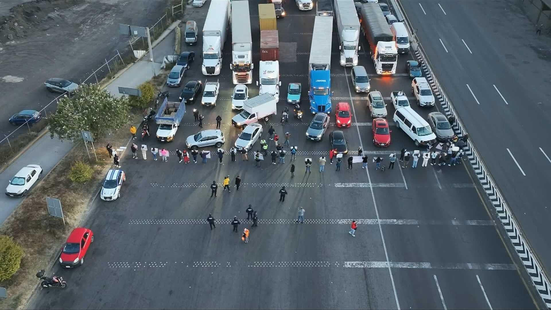 Así se Ve Desde el Aire Bloqueo en Caseta Tepotzotlán en México-Querétaro por caso Jeshua Cisneros