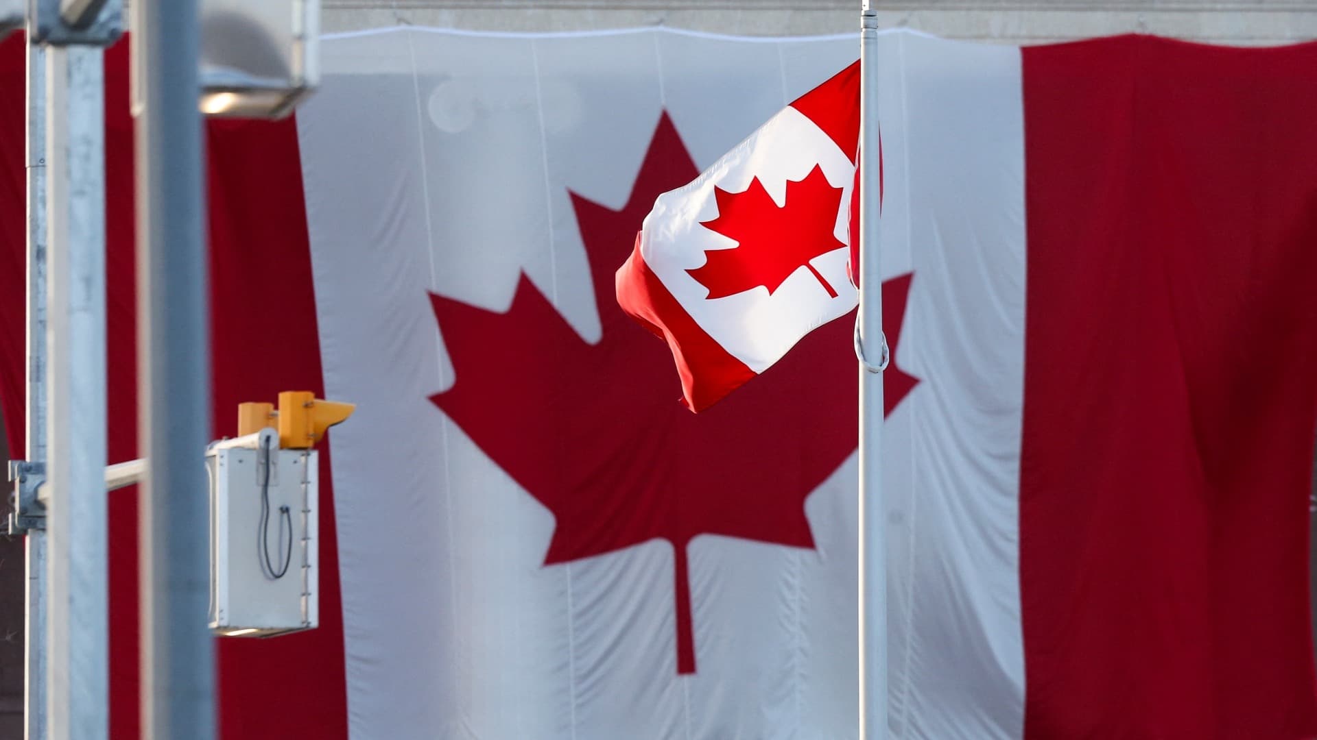 Ontario Cancela Aranceles a Electricidad para Estados Unidos