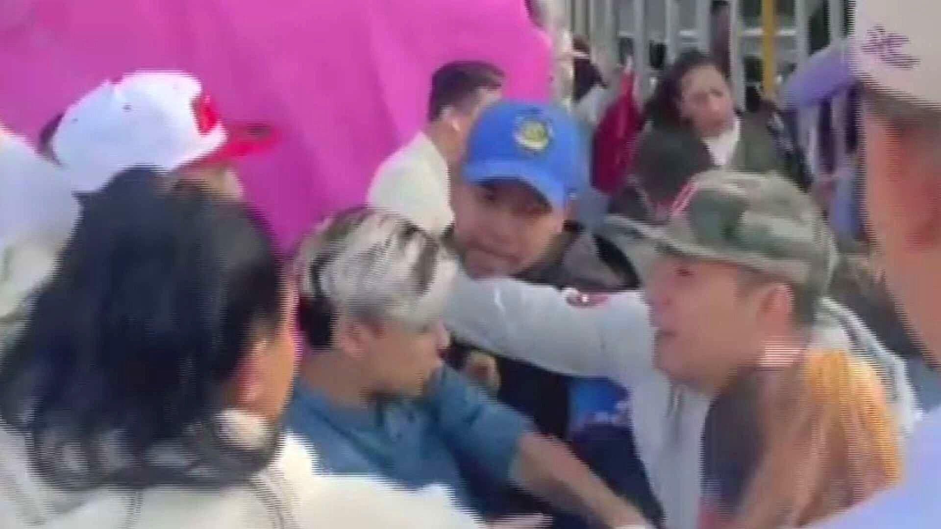 Policías se Enfrentan con Manifestantes que Bloquean Accesos del ISSSTE en Buenavista, CDMX