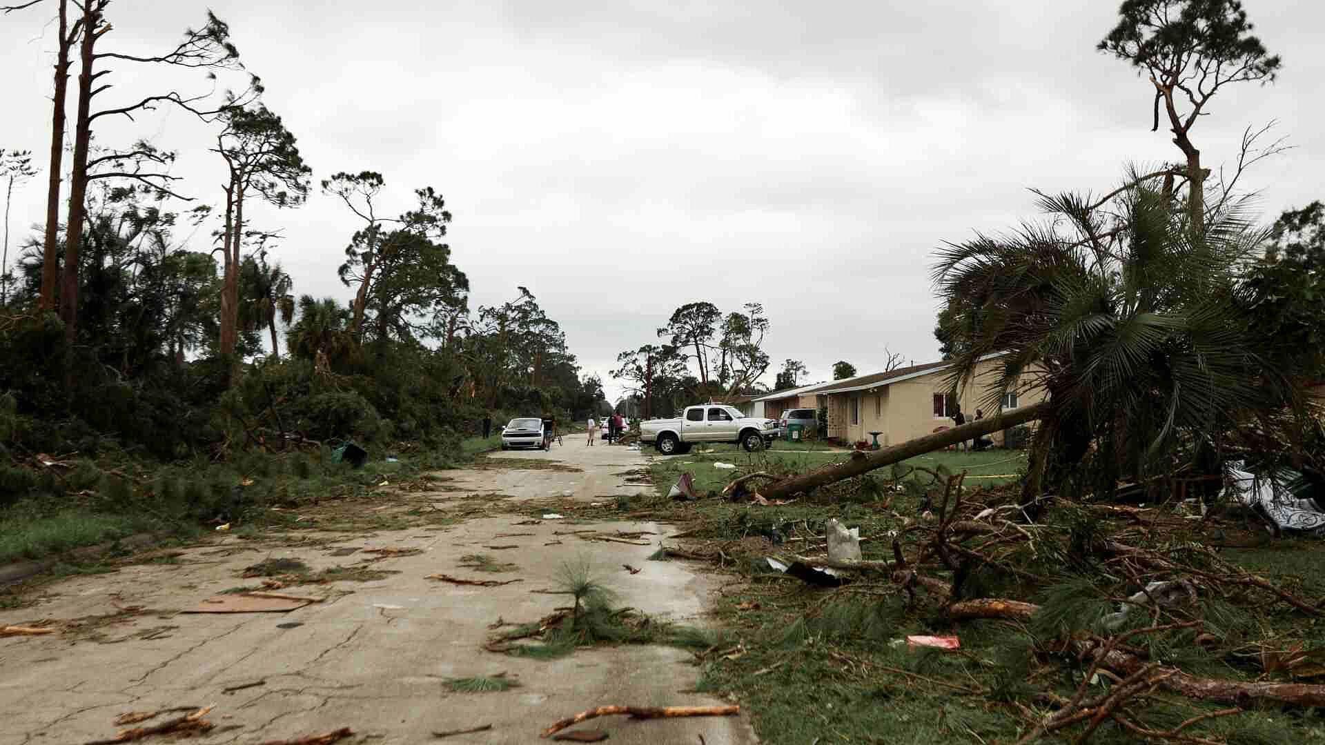 "Arriesgamos la Vida para Llegar Aquí": Hispanos Resistieron paso de 'Milton' por Florida