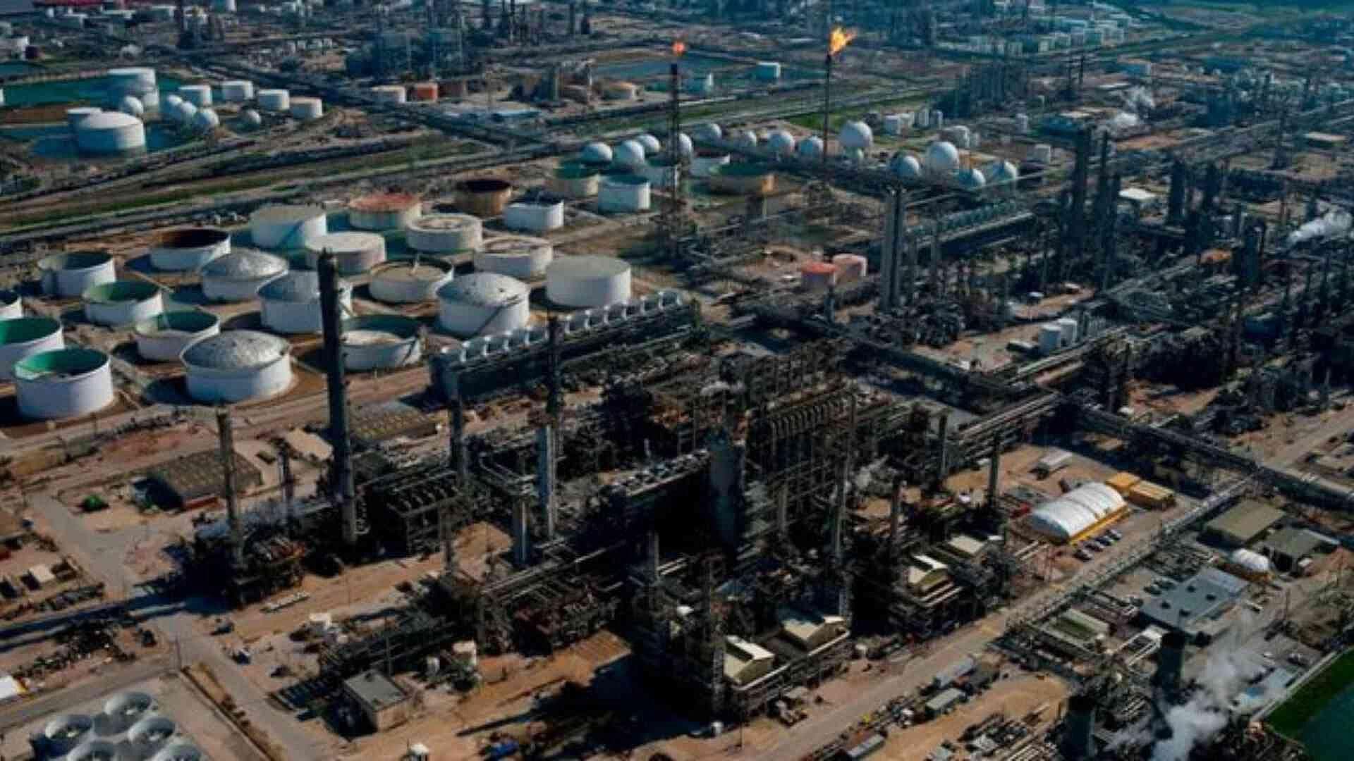 PEMEX Investiga si Fuga en Refinería Deer Park Dejó Víctimas Fatales