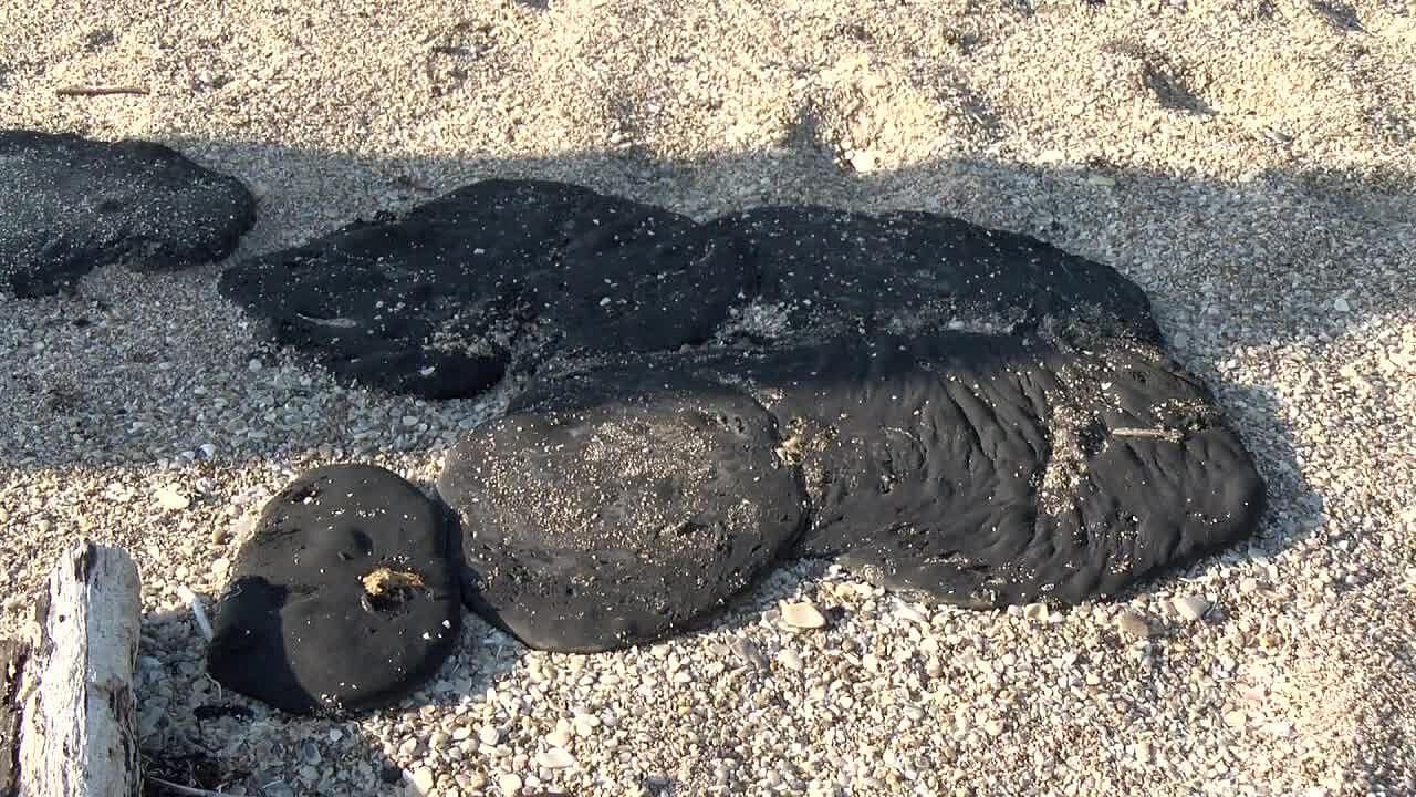 Chapopote en las Playas de Pueblo Viejo