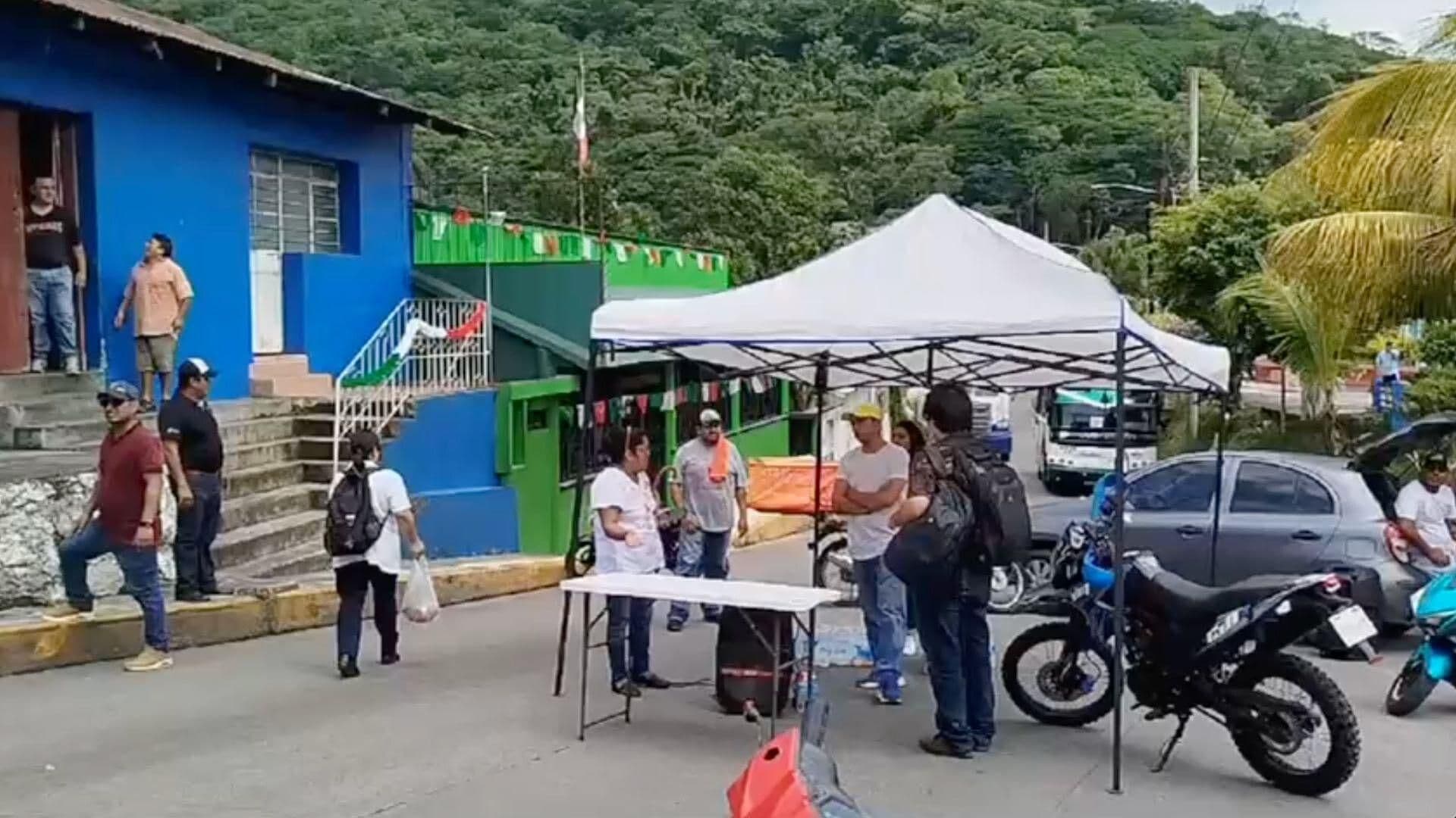 Habitantes de Atoyac Cierran la Carretera Estatal Córdoba-Paso del Macho