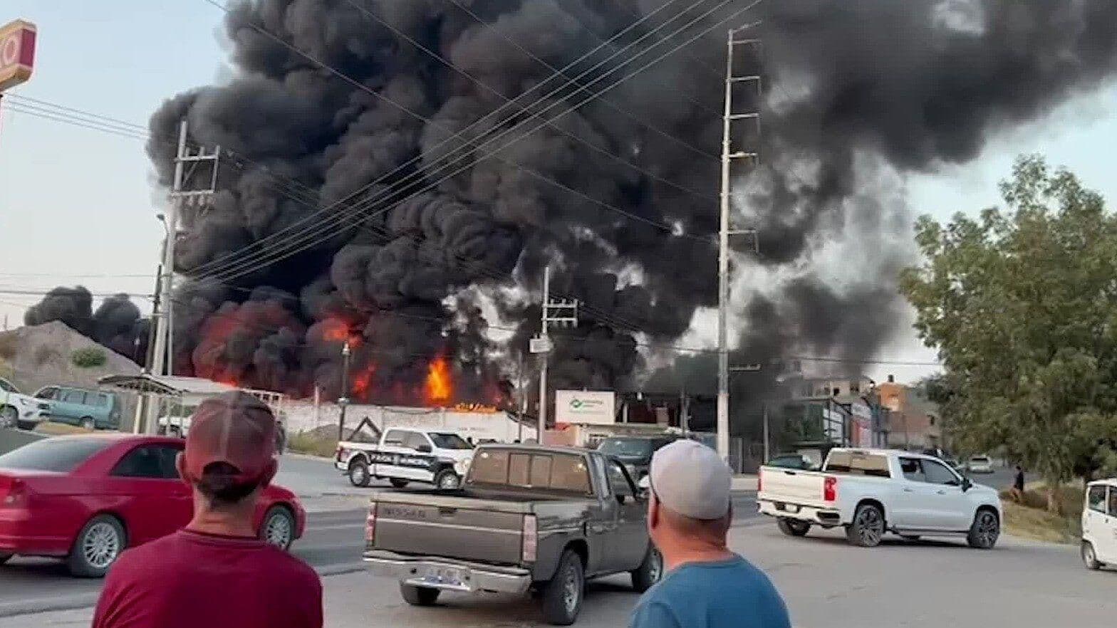 Se Registra un Fuerte Incendio en Fábrica de Tapicería de Jalostotitlán