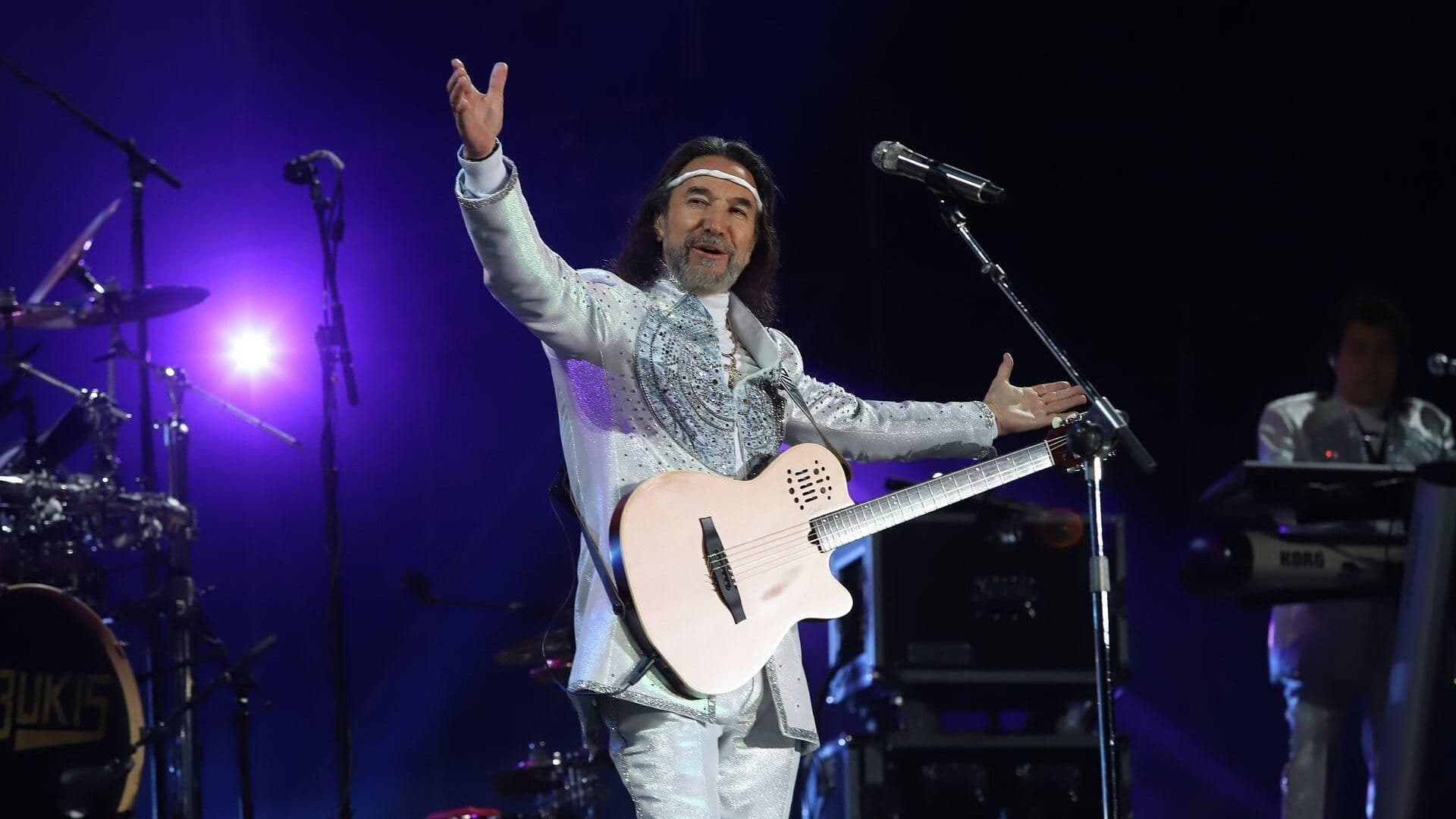 ‘El Buki’ Comparte sus Verdades para Ser Feliz