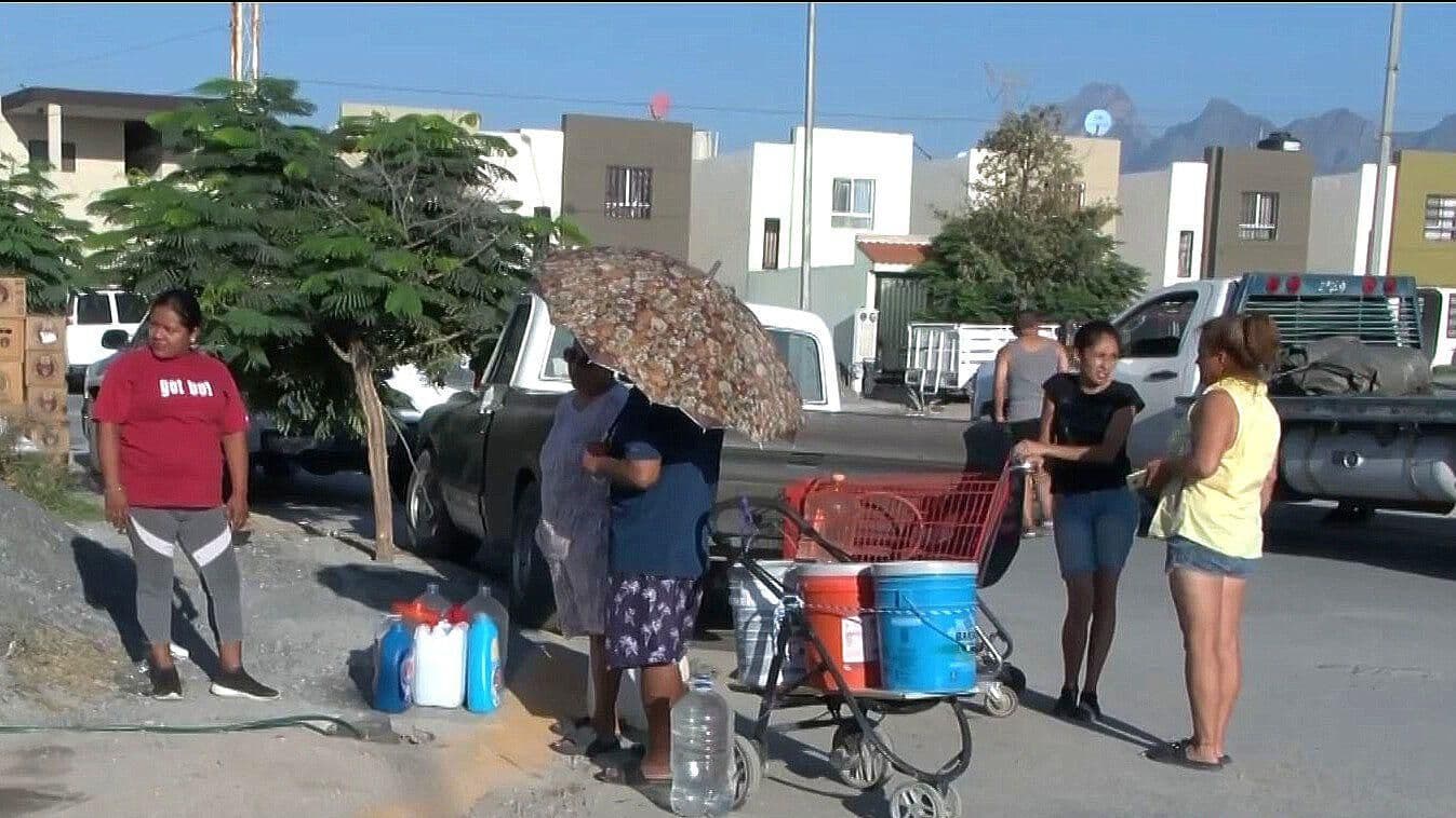 Habitantes de Valle de Lincoln, Sin Agua desde Al Menos 12 Días