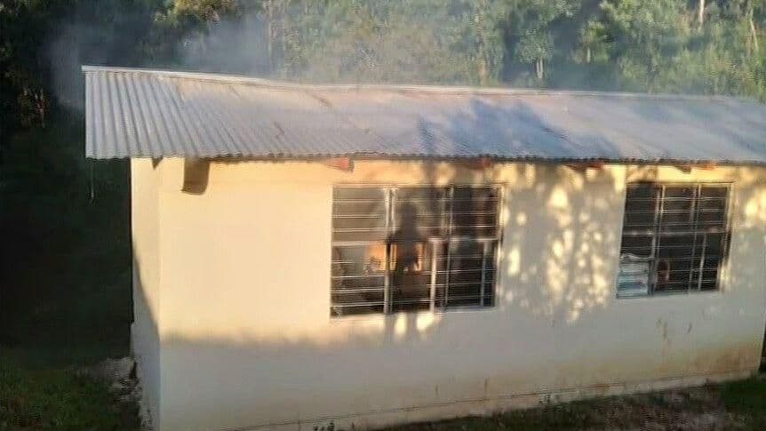 Encapuchados Queman Escuela Primaria en Oxchuc, Chiapas