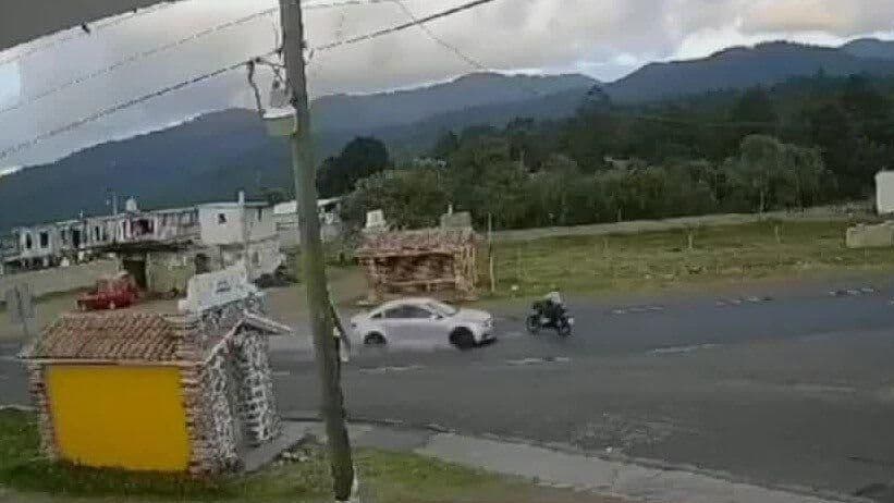 Video: Motociclista Sale Volando Tras Ser Impactado por un Vehículo