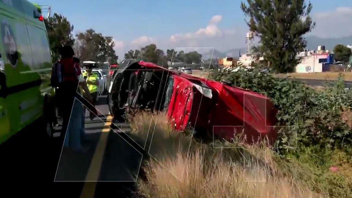 Se Registra Volcadura en Carretera Tulancingo-Pirámides