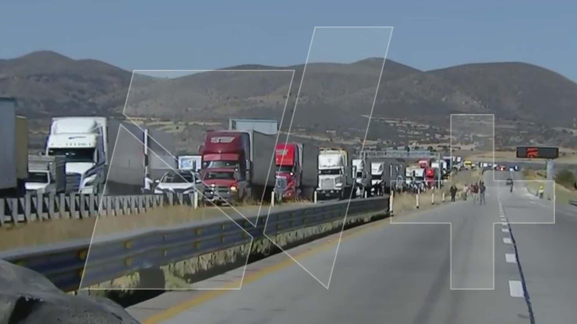 Ejidatarios Bloquean Arco Norte a la altura de Calpulalpan