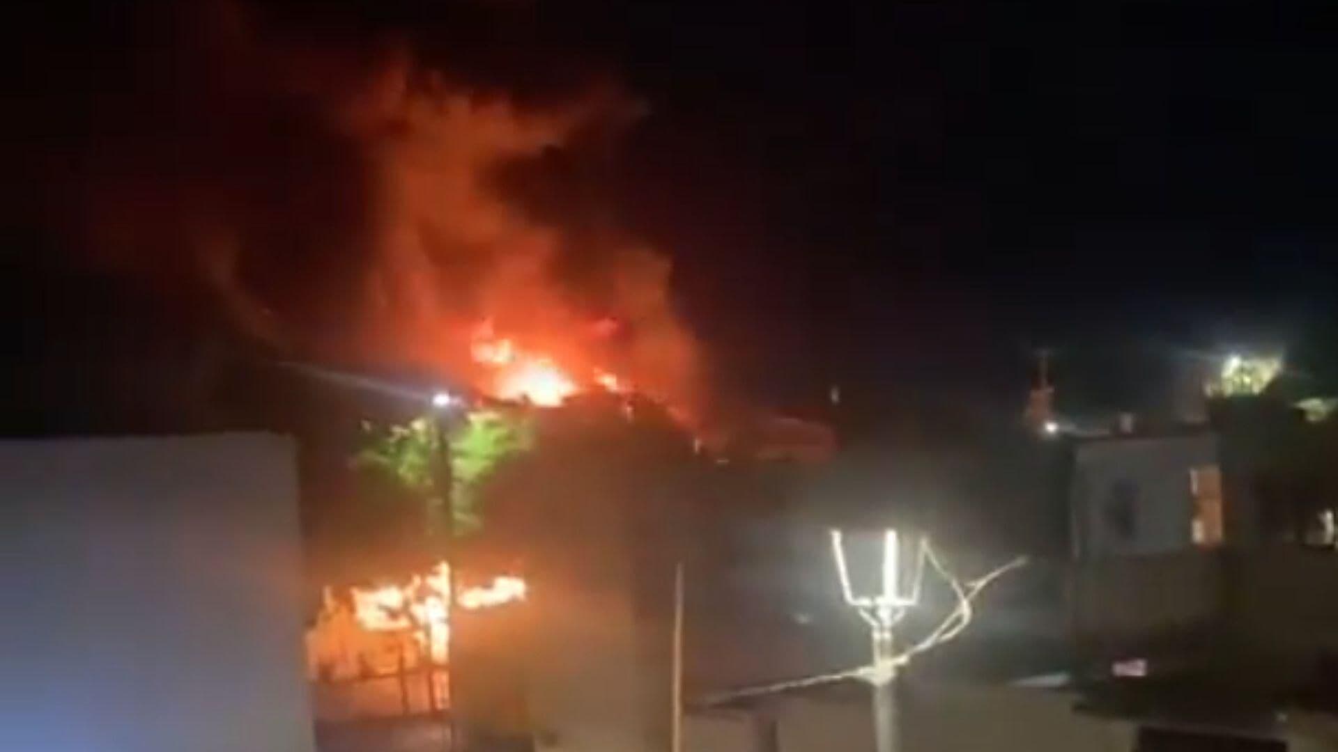 Se Incendia el Supermercado del Infonavit Amalucan en Puebla